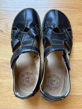 Josef Seibel Black Leather Cutout Sandals W10.5